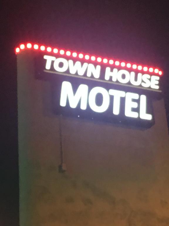 לינווד Town House Motel מראה חיצוני תמונה