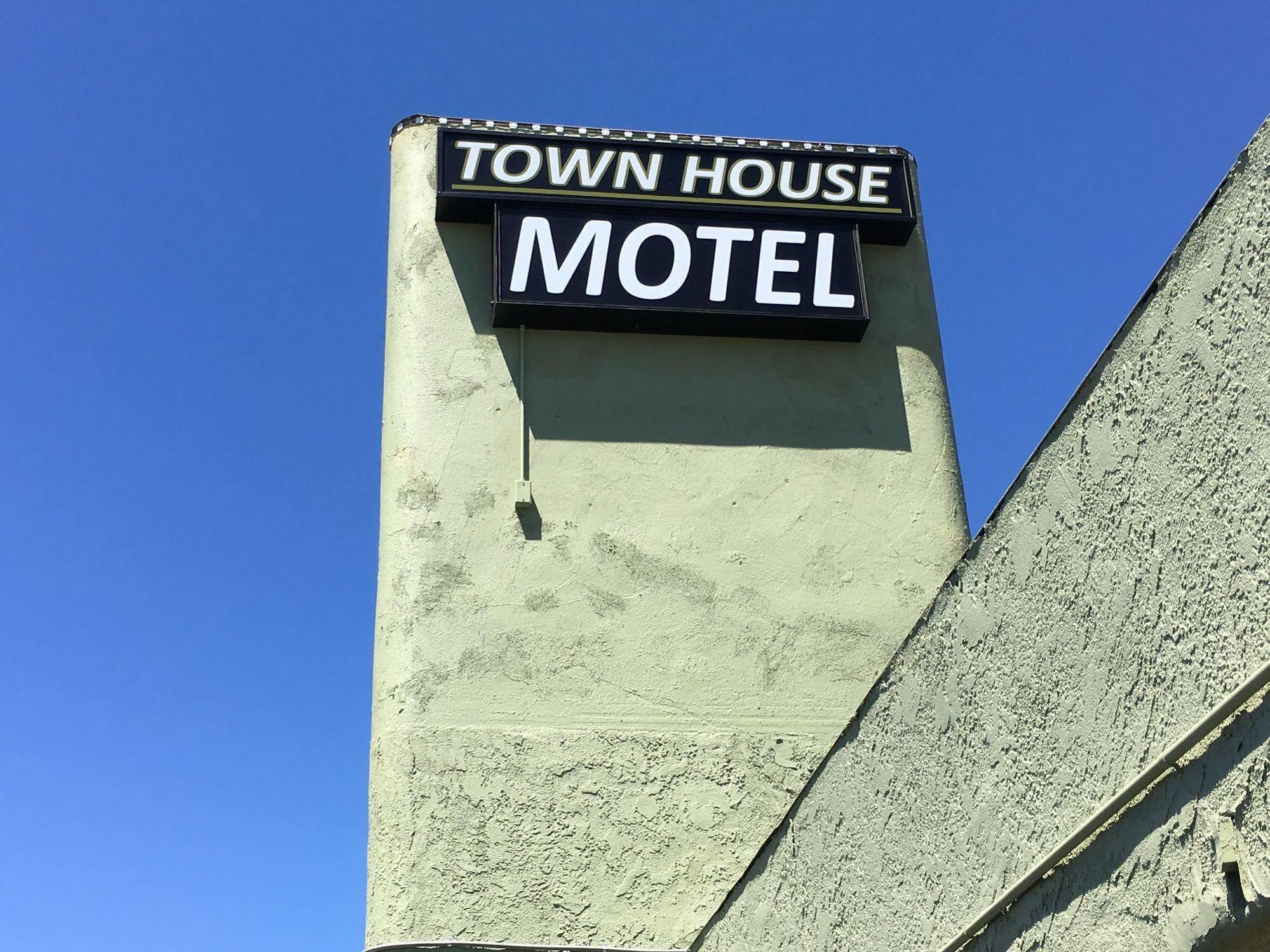 לינווד Town House Motel מראה חיצוני תמונה